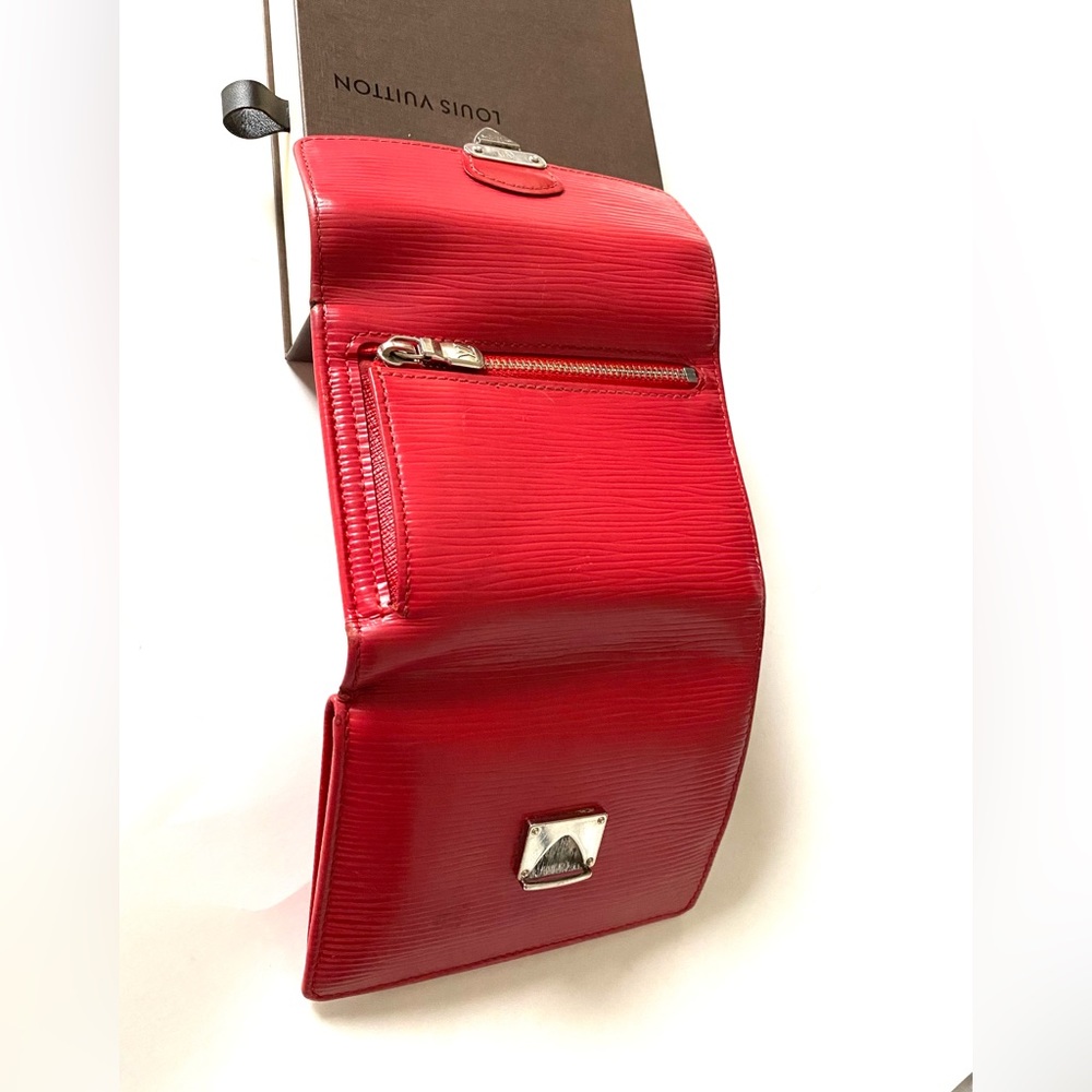 🎉HP🎉Louis Vuitton Red Wallet Trifold Epi Leather - Picture 10 of 11